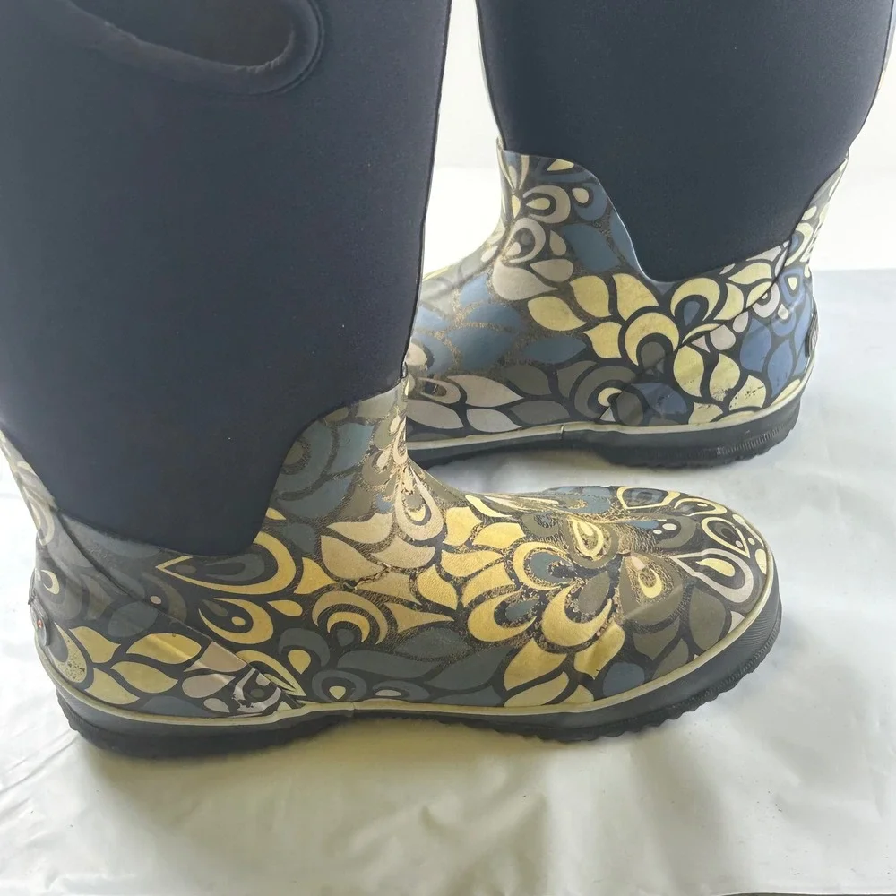 Bogs WMNS 9 Classic High Paisley Floral Waterproof Insulated Rain Boots Blue